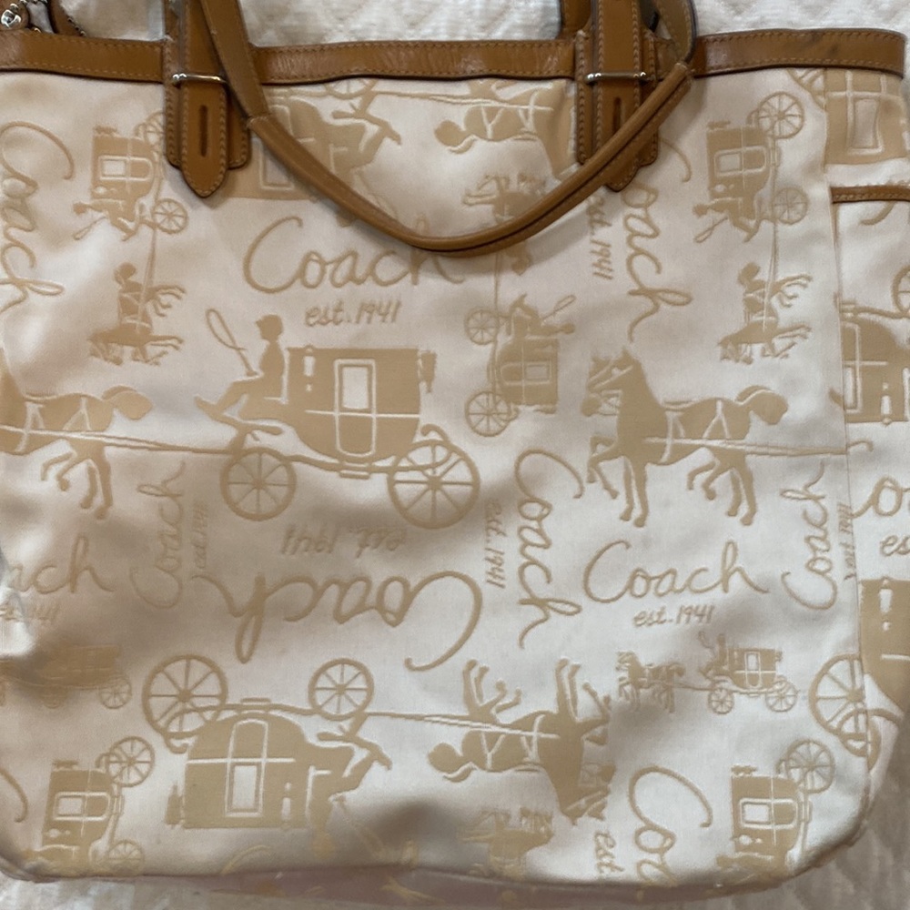 Large Coach purse - Picture 10 of 11